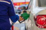 油价上调料创年内最大涨幅 私家车一油箱或多15-20元 - News.Zynews.Com