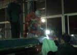 工人手臂被卡机器  三门峡消防成功救援 - 消防网