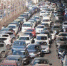 郑州市民大年初三扎堆扫墓 数千辆车堵车数公里 - 新浪河南