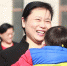图为王艳玲副省长与听力语言残疾儿童在一起 - 残疾人联合会