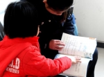 母亲被强制戒毒 郑州7岁女孩被父亲丢到公安局"要妈妈" - 河南一百度