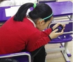 14岁少女每天玩手机超6小时 颈椎老化如50岁 医生：严重或致瘫痪 - 河南频道新闻