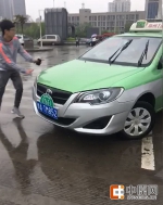 郑州火车站再现出租车拒载殴打乘客 腿被打伤缝8针 - 新浪河南