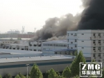 郑州一工业园失火浓烟弥漫3小时 37部消防车赶到现场 - 河南一百度