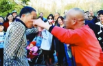 好尴尬啊！从郑州人民公园到紫荆山公园 “尬舞”又被叫停 - 河南一百度