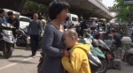 七岁白血病患儿郑州人海寻母：妈妈能不能回来救救我 - 河南一百度