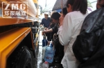 郑州桐柏路汝河路口供水管道昨夜爆管 预计72小时修复 - 河南一百度