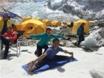 厉害了！郑州50岁护士登上珠峰海拔8200米处 - 河南一百度
