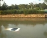 好样的！司机倒车坠深河 河南小伙救人后悄悄离开 - 河南一百度