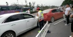 组图：郑州一豪车无视交警 多次猛撞另一车后扬长而去 - 河南一百度