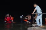 很快，郑州市红十字水上义务救援队队长牛振西就接到了男孩儿小石落水的警情，他急忙组织14名队员奔赴60多公里赶往现场。 - 河南一百度
