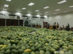 别人家的大学!郑州一高校买30吨西瓜给学生消暑 - 河南一百度