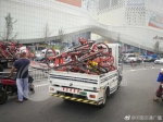 郑州交警集中整治非机动车违法行为 大量共享单车被拉走 - 河南一百度