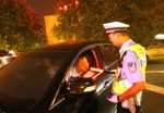 郑州交警配备酒驾检测“神器” 说句话就能测喝没喝酒 - 河南一百度