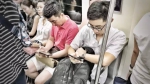 郑州地铁早高峰 挤碎了多少人的野心和梦想 - 河南一百度
