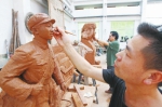 这样的雷锋你见过吗 郑州14件雕塑再现雷锋5种精神 - 河南一百度