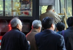 全省60岁以上老人在郑州乘地铁公交都免费！不过得先办好这个证... - 河南一百度