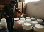 郑州老人养蜂47年,迁老宅百余箱蜜蜂和七千斤蜂蜜难安放 - 河南一百度
