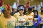首届2017郑州炎黄国际马拉松赛开跑 黄河大堤成跑道 - 河南一百度