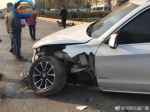 郑州宝马车轮被撞掉:肇事车几乎报废,人已送医 - 河南一百度