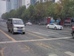 郑州街头这种新型车道，你知道咋走吗？很多老司机都蒙了…走不对，当心罚款！ - 河南一百度