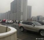 郑州今早多路段有薄积雪 中州大道13车相撞受损 - 河南一百度