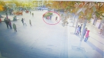 大意爸爸一句话孩子真跟人走了 6岁双胞胎姐妹郑州火车站被拐警方7小时抓获3名嫌犯 - 河南一百度