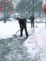 河南普降瑞雪 各地启动应急措施除雪防灾 - 河南一百度