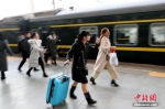 假期过半返程客流升温 郑州增开至开封焦作新郑机场列车 - 河南一百度