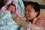郑州23年前坠洞获救的女孩，今天当妈妈了！ - 河南一百度