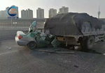 郑州一的哥开着车竟然睡着 出租车被撞成废铁 - 河南一百度
