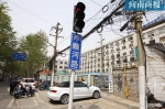 郑州2公里路中央居然竖了88根电线杆 - 河南一百度