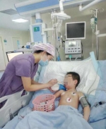 郑州5岁男孩13楼坠下口鼻出血,目前已脱离危险 - 河南一百度