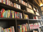 张庄村里的迷你读书馆 - 河南一百度