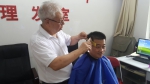 郑州有家免费理发室 “理发师”都是高级专家！ - 河南一百度
