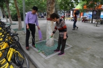 机关工会组织清洁校园志愿活动 - 河南大学