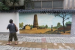 小伙街头手绘郑州地标建筑 那些年的老郑州你认出了哪? - 河南一百度