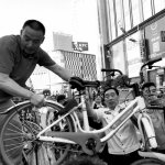 郑州副市长领头清理违停共享单车 - 河南一百度