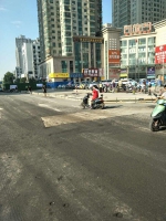 郑州这个路口，交警治理10天拖移1000多辆违停车! - 河南一百度