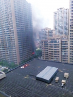 郑州一小区发生爆炸起火事故 一居民重度烧伤未脱离生命危险 - 河南一百度
