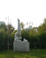 郑州雕塑公园又来一批“宝贝”！奇异雕塑齐亮相，考验市民想象力 - 河南一百度