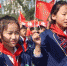 壮观!郑州450名小学生列队写出“祖国万岁”四个大字 - 河南一百度