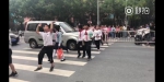 “大忙人”找到了！郑州交警已通知“校门口顶孩子闯行”司机接受处理 - 河南一百度