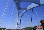 世界第一大跨度有推力拱桥钢箱梁顺利合龙 - 河南频道新闻