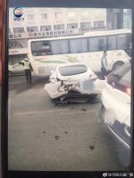 今晨，郑州街头突发4车事故，保时捷车主疑弃车至今未归 - 河南一百度