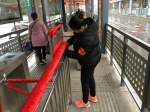 立冬日，郑州快速公交站台穿上了棉衣! - 河南一百度