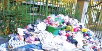 郑州多个小区垃圾一周没人清：清运车升级后，垃圾清运成本升3倍 - 河南一百度