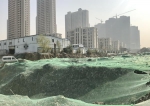 郑州居民入住小区半年多 饮用水井挨着一公里长垃圾带 - 河南一百度