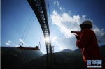世界最大跨度铁路拱桥顺利合龙 - 河南频道新闻