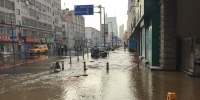 目前仍在抢修！郑州街头一自来水管道爆管，纬二路、经四路方向供水将受影响 - 河南一百度